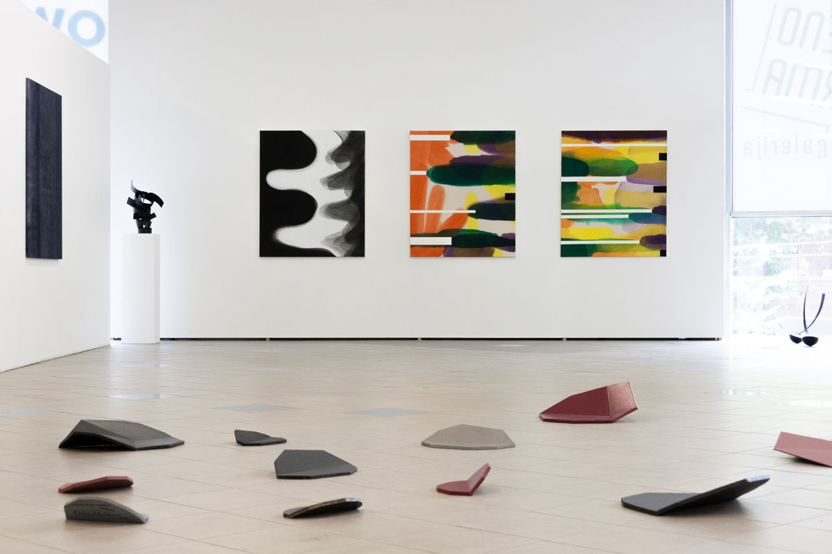 DIFFERENT ECHOES / Nikola Dimitrov, Friedhelm Falke, Ekkehard Neumann, Sigrn lafsdttir, Elly Valk-Verheijen, Annette Wesseling / Ausstellung in der Galerie Meno Forma, Kaunas/Litauen