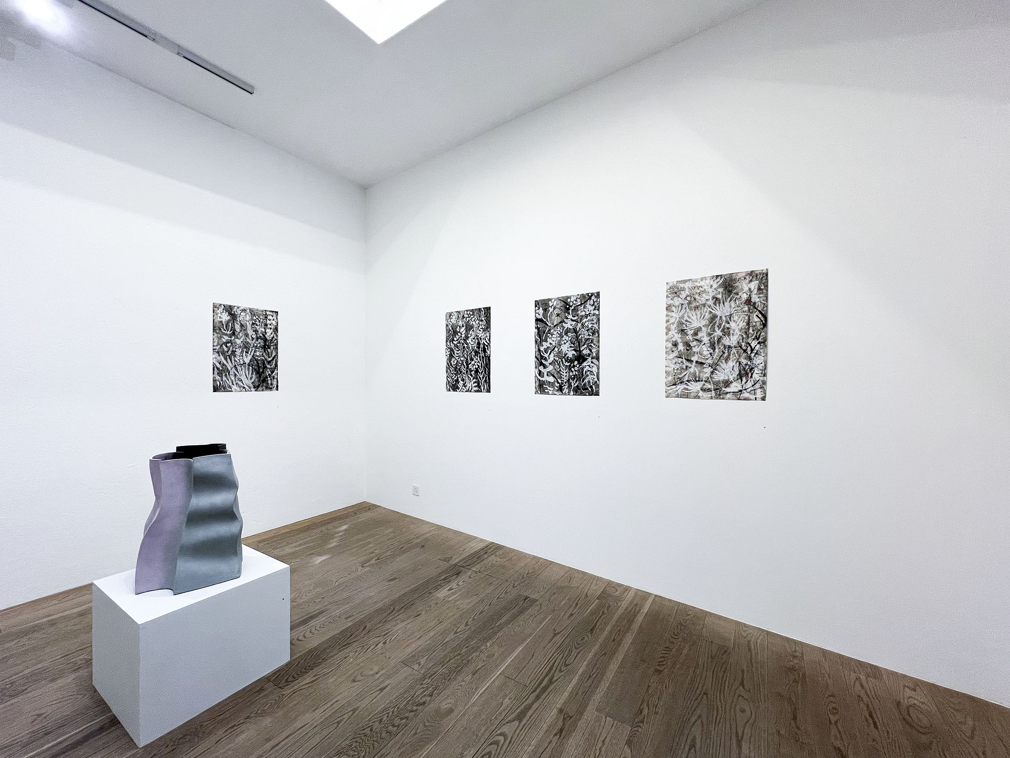 Fundus. Galerie Christoph Abbhl und Kunstforum Solothurn (CH) / Christoph Abbhl, Valrie Balmer, Verena Baumann, B. Chehayeb, Michael Cleff, Willy De Sauter, Nikola Dimitrov, Carmen Dionyse, Ken Eastman, Judy Fox, Annatina Graf, Krista Grecco, Jessica Harrison, Christoph Hauri, Susan Hodel, Simon Horn, Audrius Januonis, Myung-Joo Kim, Harald Krner, Myriam F. Levy, Enric Mestre, Jonathan Philipps, Sasha Saari, Esther Shimazu, Jrg Straumann, Caro Suerkemper, Takashi Suzuki, Johan Tahon, Xavier Toubes