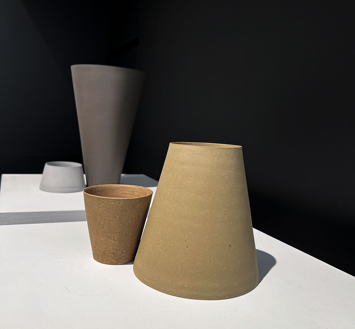 Fundus. Galerie Christoph Abbhl und Kunstforum Solothurn (CH) / Christoph Abbhl, Valrie Balmer, Verena Baumann, B. Chehayeb, Michael Cleff, Willy De Sauter, Nikola Dimitrov, Carmen Dionyse, Ken Eastman, Judy Fox, Annatina Graf, Krista Grecco, Jessica Harrison, Christoph Hauri, Susan Hodel, Simon Horn, Audrius Januonis, Myung-Joo Kim, Harald Krner, Myriam F. Levy, Enric Mestre, Jonathan Philipps, Sasha Saari, Esther Shimazu, Jrg Straumann, Caro Suerkemper, Takashi Suzuki, Johan Tahon, Xavier Toubes