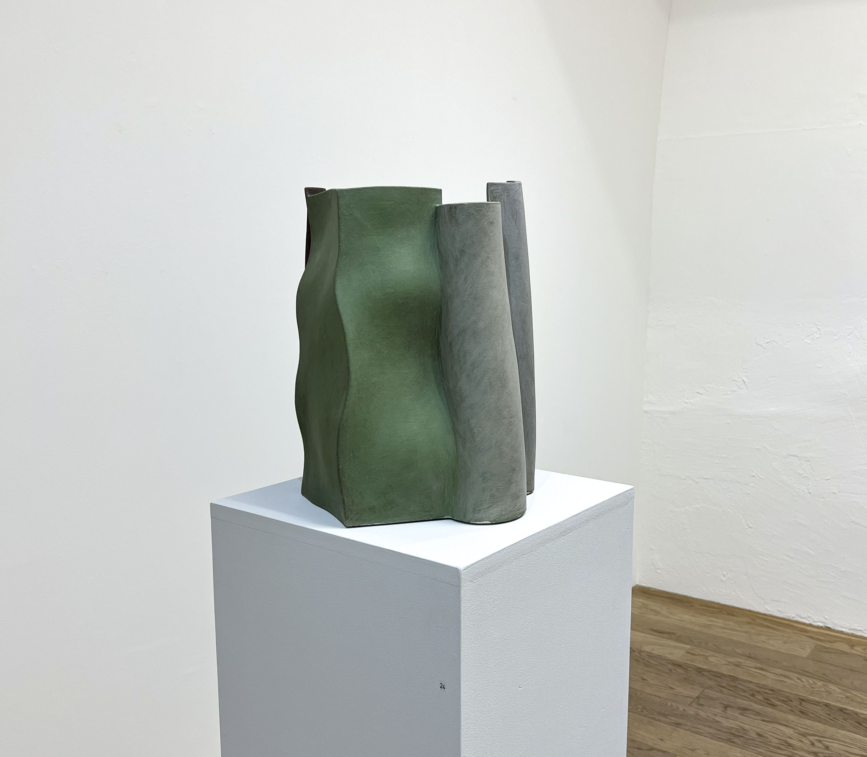 Fundus. Galerie Christoph Abbhl und Kunstforum Solothurn (CH) / Christoph Abbhl, Valrie Balmer, Verena Baumann, B. Chehayeb, Michael Cleff, Willy De Sauter, Nikola Dimitrov, Carmen Dionyse, Ken Eastman, Judy Fox, Annatina Graf, Krista Grecco, Jessica Harrison, Christoph Hauri, Susan Hodel, Simon Horn, Audrius Januonis, Myung-Joo Kim, Harald Krner, Myriam F. Levy, Enric Mestre, Jonathan Philipps, Sasha Saari, Esther Shimazu, Jrg Straumann, Caro Suerkemper, Takashi Suzuki, Johan Tahon, Xavier Toubes