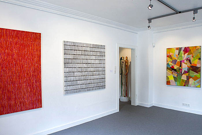 Galerie Fetzer, Ausstellungsansicht u.a.mit Werken von Nikola Dimitrov und Bim Khler