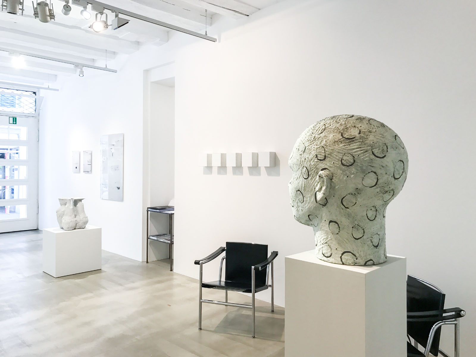 Arnold Annen, Verena Baumann, Michael Cleff, Daphne Corregan, Gundi Dietz, Nikola Dimitrov, Violette Fassbaender, Sonya Friedrich, Annatina Graf, Susan Hodel, Simon Horn, Audrius Janusonis, Dorothee Joachim, Doris Kaiser, Yeunhi Kim, Harald Krner, Kumiko Kurachi,Rudy Lanjouw, Susanne Lyner, Jean Maubouls, Jrg Mollet, Johannes Nagel, Sasha Pichushkin, Valda Podkalne, Sarah Pschorn, Takashi Suzuki, Johan Tahon, Akio Takamori, Ursus A. Winiger, Thomas Woodtli